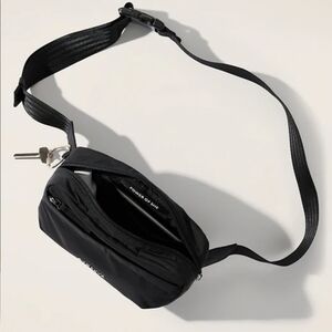 NWT - Athleta Unisex "All About Shine" Crossbody Belt Bag